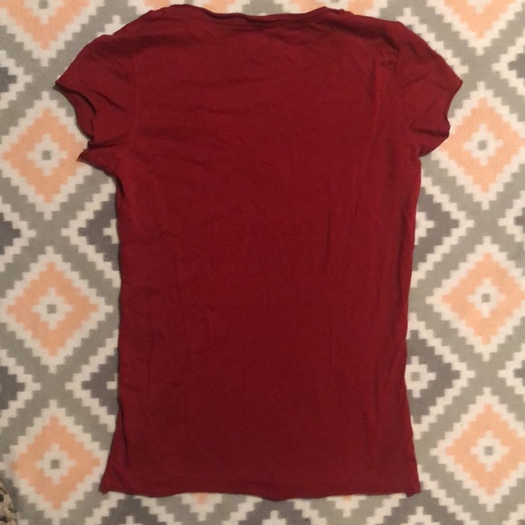 GAP Red “INSPI(RED)” Vneck Short Sleeve Top Size XS - Picture 8 of 9